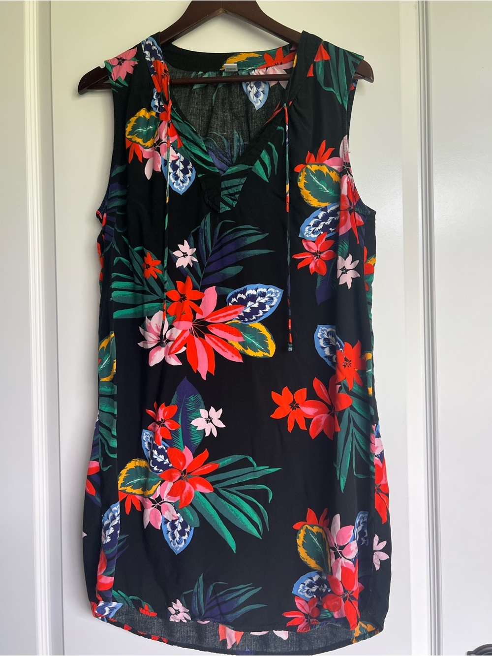 Old Navy Shift Dress Sleeveless V Neck Tropical Floral Black Multicolored L